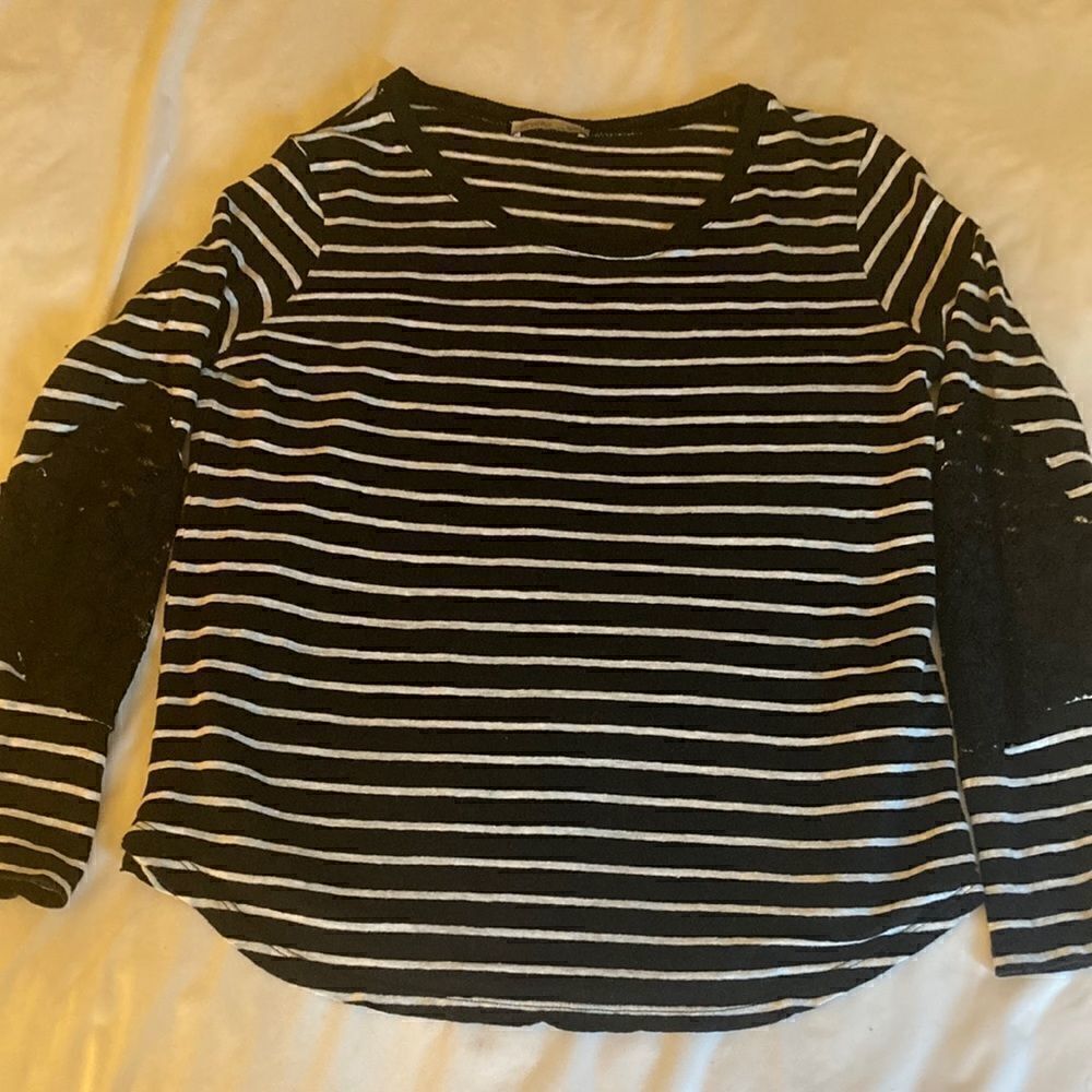 Zara Black & White Striped Long Sleeve Top with Lace Band on Sleeve. Size Small.